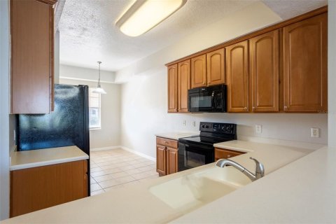 Condo in Orlando, Florida, 2 bedrooms № 2142606 - photo 6