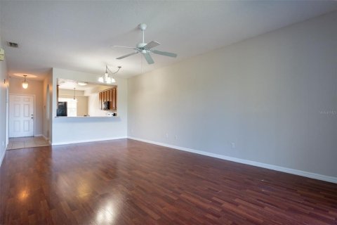 Condo in Orlando, Florida, 2 bedrooms № 2142606 - photo 11