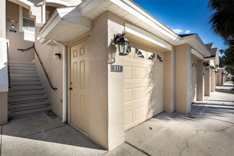 Condo in Orlando, Florida, 2 bedrooms № 2142606 - photo 2