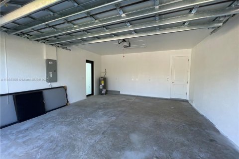 Casa en venta en Lehigh Acres, Florida, 3 dormitorios № 2022706 - foto 13