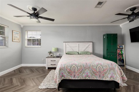 House in Saint Petersburg, Florida 3 bedrooms, 145.48 sq.m. № 1869530 - photo 20