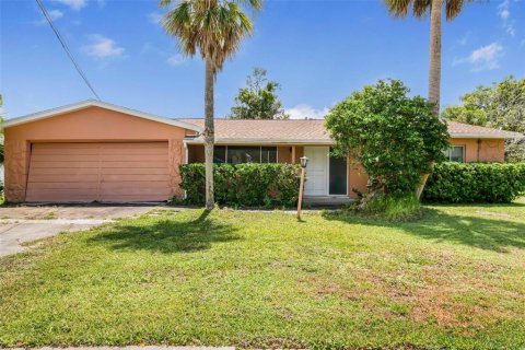 Casa en venta en Crystal River, Florida, 3 dormitorios, 167.22 m2 № 1803837 - foto 1