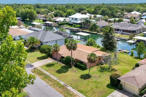 Casa en venta en Crystal River, Florida, 3 dormitorios, 167.22 m2 № 1803837 - foto 4