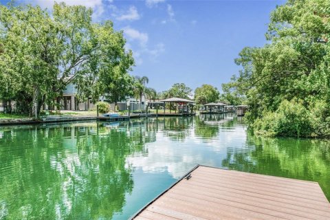 Casa en venta en Crystal River, Florida, 3 dormitorios, 167.22 m2 № 1803837 - foto 5