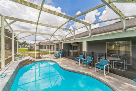 House in Haines City, Florida 3 bedrooms, 155.89 sq.m. № 1857912 - photo 2