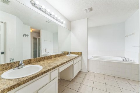 House in Haines City, Florida 3 bedrooms, 155.89 sq.m. № 1857912 - photo 6