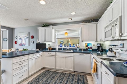 Casa en venta en The Villages, Florida, 3 dormitorios, 176.89 m2 № 2391470 - foto 13