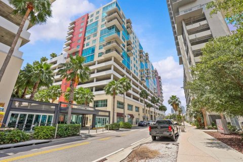 Condo in Tampa, Florida, 2 bedrooms  № 2213587 - photo 30