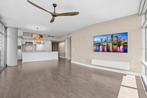 Condo in Tampa, Florida, 2 bedrooms  № 2213587 - photo 8