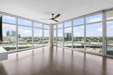 Condo in Tampa, Florida, 2 bedrooms  № 2213587 - photo 4
