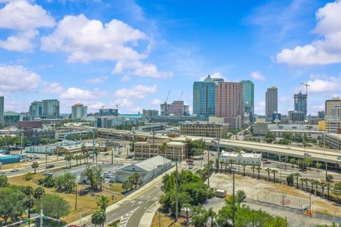 Condo in Tampa, Florida, 2 bedrooms  № 2213587 - photo 22