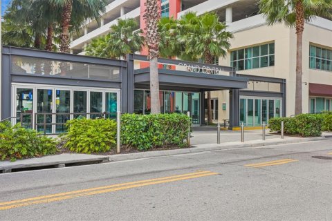 Condo in Tampa, Florida, 2 bedrooms № 2213587