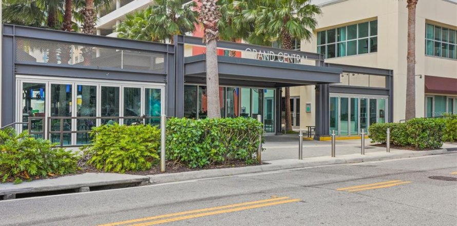 Condo in Tampa, Florida, 2 bedrooms  № 2213587