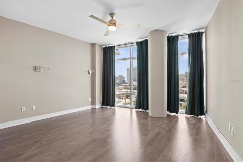 Condo in Tampa, Florida, 2 bedrooms  № 2213587 - photo 10