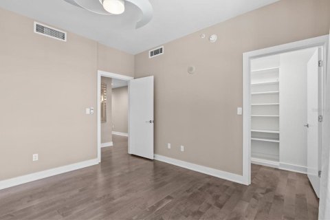 Condo in Tampa, Florida, 2 bedrooms  № 2213587 - photo 19