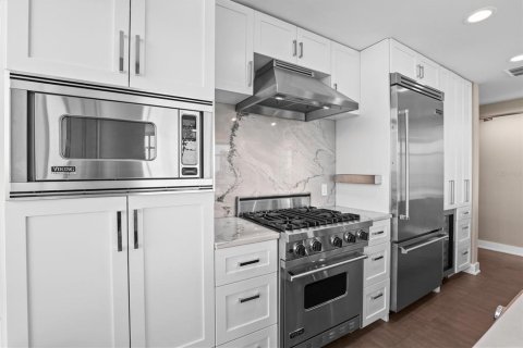 Condo in Tampa, Florida, 2 bedrooms  № 2213587 - photo 6