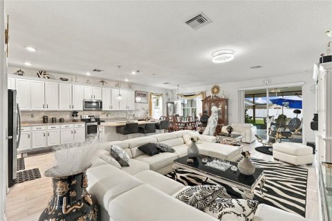 Casa en venta en Spring Hill, Florida, 4 dormitorios, 182.83 m2 № 2380988 - foto 6
