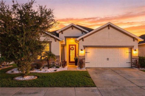 Casa en Spring Hill, Florida 4 dormitorios, 182.83 m2 № 2380988