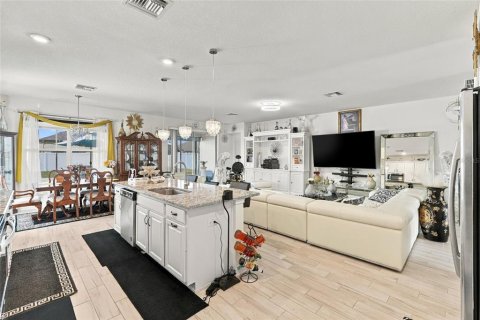 Casa en venta en Spring Hill, Florida, 4 dormitorios, 182.83 m2 № 2380988 - foto 5