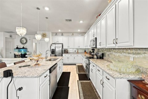 Casa en venta en Spring Hill, Florida, 4 dormitorios, 182.83 m2 № 2380988 - foto 4