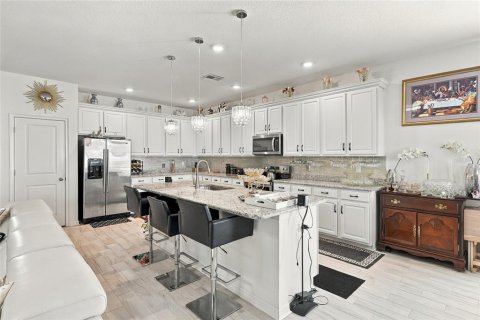 Casa en venta en Spring Hill, Florida, 4 dormitorios, 182.83 m2 № 2380988 - foto 3