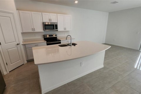 Adosado en alquiler en Kissimmee, Florida, 3 dormitorios, 144.09 m2 № 1856559 - foto 2