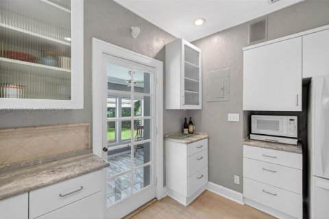 Propiedad comercial en venta en Fort Lauderdale, Florida № 1787029 - foto 18