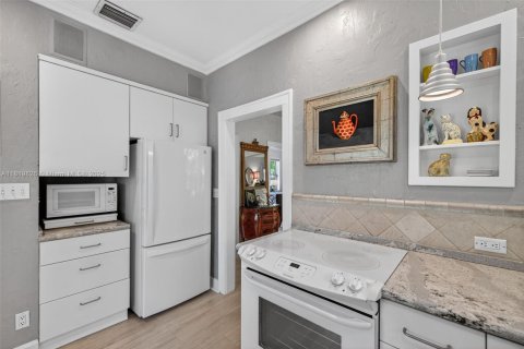 Propiedad comercial en venta en Fort Lauderdale, Florida № 1787029 - foto 17