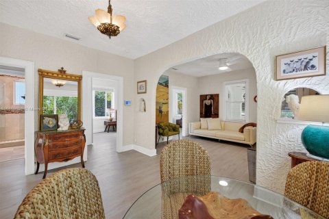 Propiedad comercial en venta en Fort Lauderdale, Florida № 1787029 - foto 12