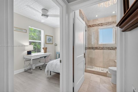 Propiedad comercial en venta en Fort Lauderdale, Florida № 1787029 - foto 24
