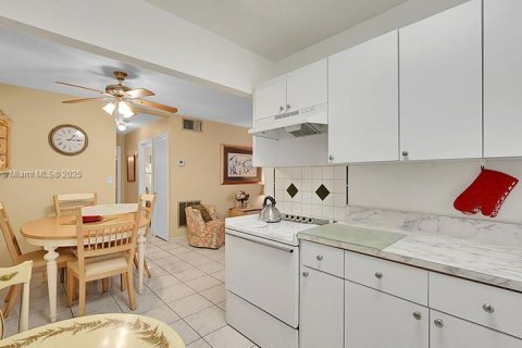 Copropriété à vendre à Hollywood, Floride: 1 chambre, 66.89 m2 № 1923283 - photo 4