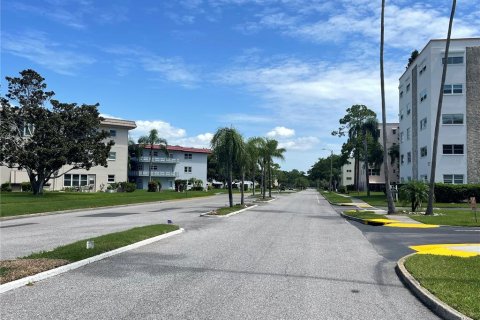 Condominio en venta en Saint Petersburg, Florida, 1 dormitorio, 80.82 m2 № 1795850 - foto 18