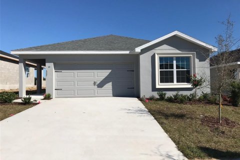 House in Haines City, Florida 4 bedrooms, 148.18 sq.m. № 1853674 - photo 1