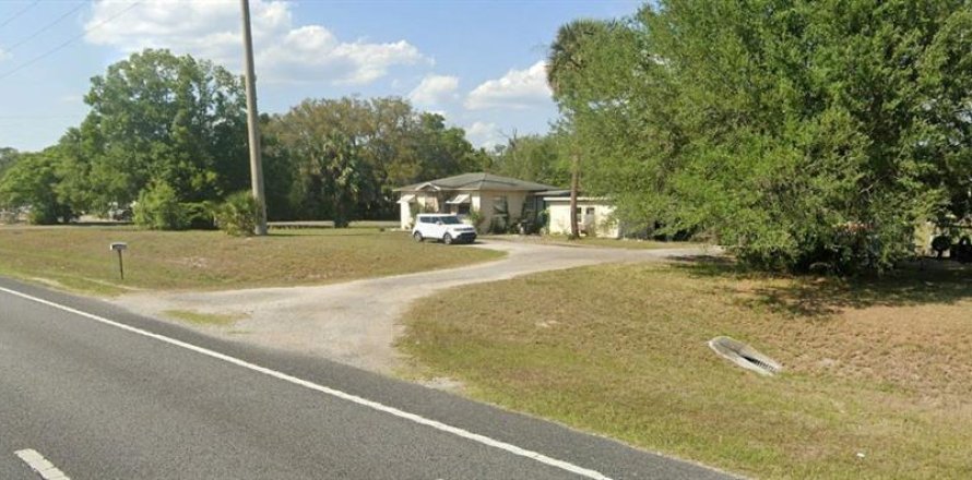 Immobilier commercial à DeLand, Floride 66.89 m2 № 1916505