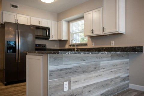 Casa en alquiler en Palm Harbor, Florida, 4 dormitorios, 164.62 m2 № 1858392 - foto 9