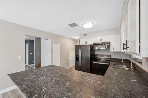Casa en alquiler en Palm Harbor, Florida, 4 dormitorios, 164.62 m2 № 1858392 - foto 13