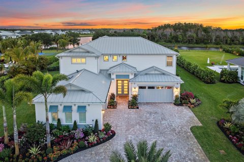 House in Jupiter, Florida 7 bedrooms, 535.3 sq.m. № 2192245