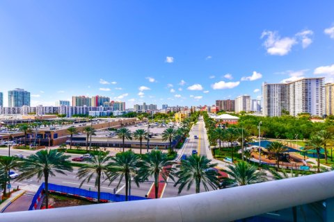 Снять в аренду кондоминиум в Санни-Айлс-Бич, Флорида 2 спальни, 175.21м2, № 2010135 - фото 28