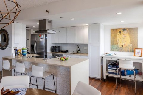 Condo in Pembroke Pines, Florida, 2 bedrooms  № 1752464 - photo 7