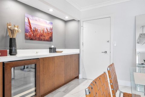 Condo in Miami Beach, Florida, 2 bedrooms  № 1635574 - photo 5