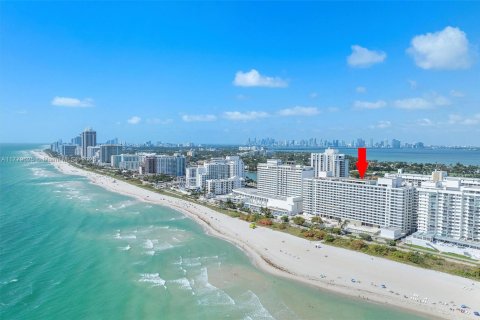 Condo in Miami Beach, Florida, 2 bedrooms  № 1635574 - photo 22