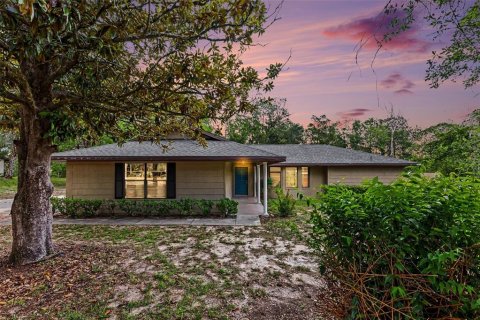 House in Dunnellon, Florida 3 bedrooms, 168.06 sq.m. № 2220710