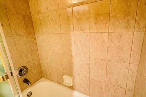 Condo in Deerfield Beach, Florida, 1 bedroom  № 2178181 - photo 15