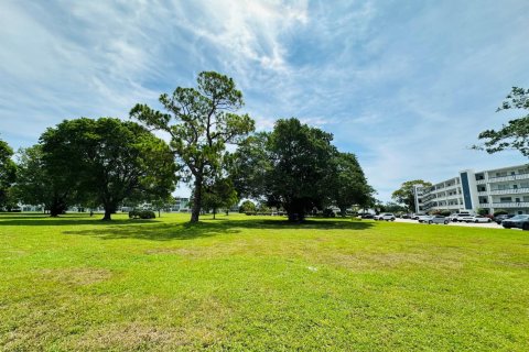 Condo in Deerfield Beach, Florida, 1 bedroom  № 2178181 - photo 21