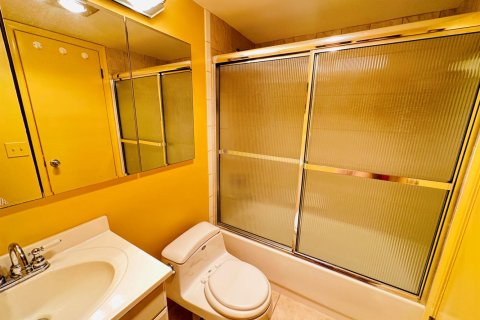 Condo in Deerfield Beach, Florida, 1 bedroom  № 2178181 - photo 17