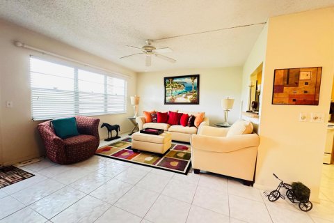 Condo in Deerfield Beach, Florida, 1 bedroom  № 2178181 - photo 2