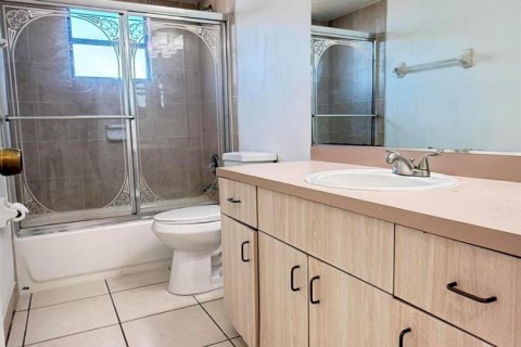 Villa ou maison à louer à Port St. Lucie, Floride: 3 chambres, 158.96 m2 № 2386999 - photo 8