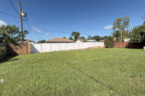 Villa ou maison à louer à Port St. Lucie, Floride: 3 chambres, 158.96 m2 № 2386999 - photo 19
