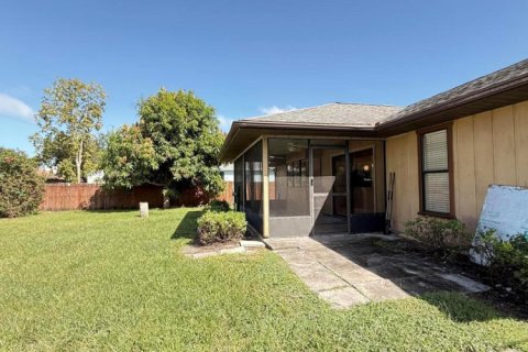 Villa ou maison à louer à Port St. Lucie, Floride: 3 chambres, 158.96 m2 № 2386999 - photo 18