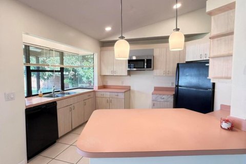 Villa ou maison à louer à Port St. Lucie, Floride: 3 chambres, 158.96 m2 № 2386999 - photo 6